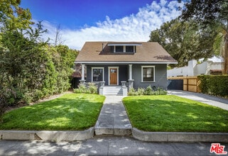 Building Photo - 1022 N Marengo Ave