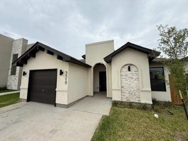 Building Photo - 3510 Pascual De Leon