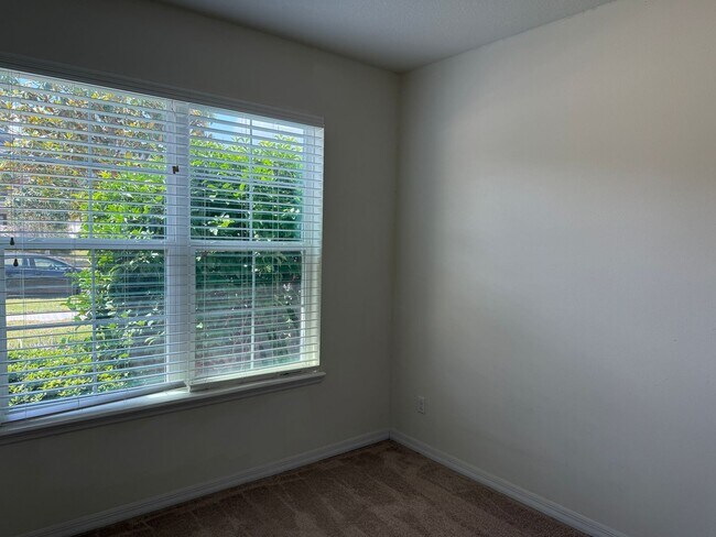 Foto del edificio - BEAUTIFUL 4 BEDROOMS, 3 BATHS,  SINGLE FAMILY HOME IN HARVEST LANDING IN CLERMONT
