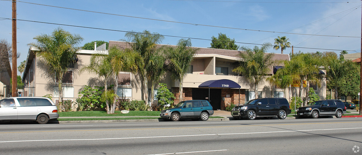 Foto del edificio - 7749 Reseda Boulevard