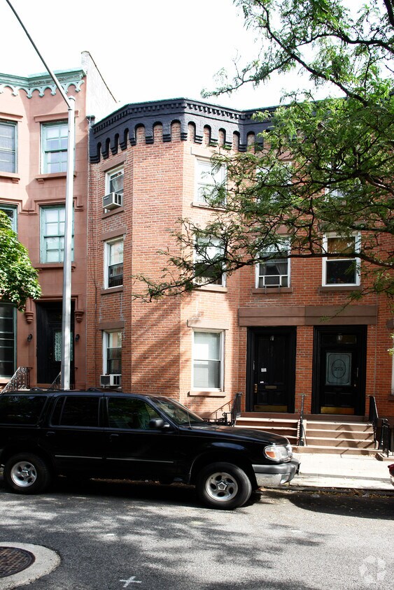 Building Photo - 273 Degraw St
