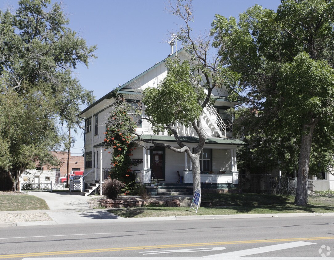 Building Photo - 621 13th St