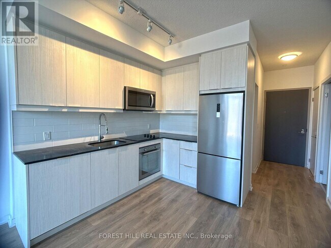 Building Photo - 36 Forest Manor Rd