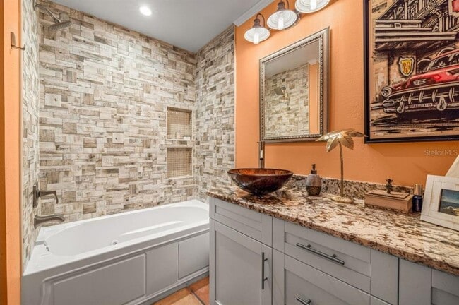 Foto del edificio - 8728 Bay Crest Ln