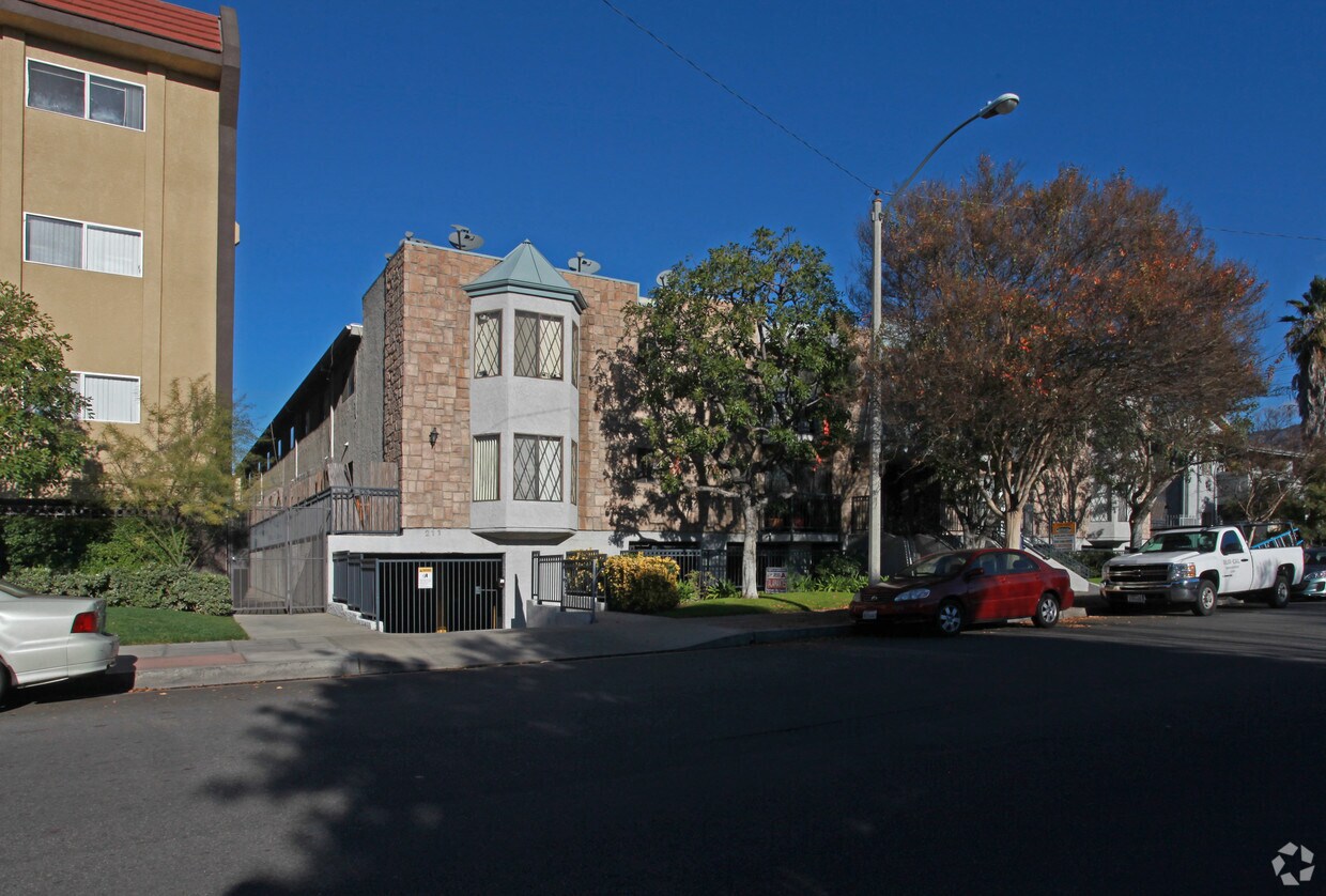 196 Apartments Available for Rent in Burbank, CA