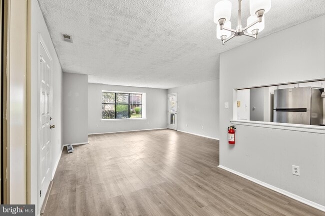 Foto del edificio - 4901A Dunbarton Rd