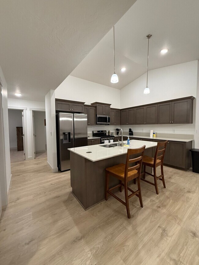 Foto del edificio - 385 Taft St