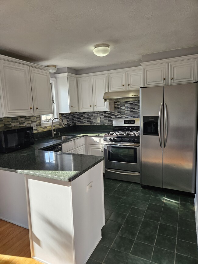 Kitchen - 197 High St