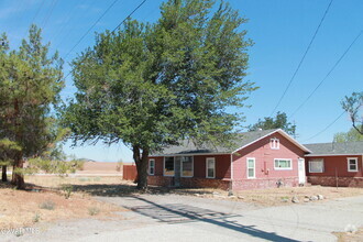 Building Photo - 5357 W Ave L