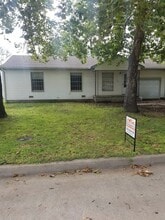 Building Photo - 1629 SW Oklahoma Ave