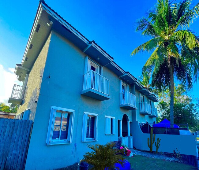 Foto del edificio - 1102 NW 26th St