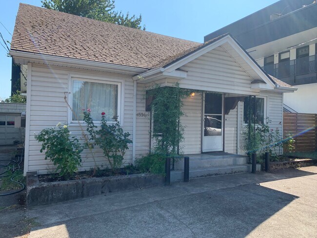 Building Photo - 4536 NE 42nd Ave