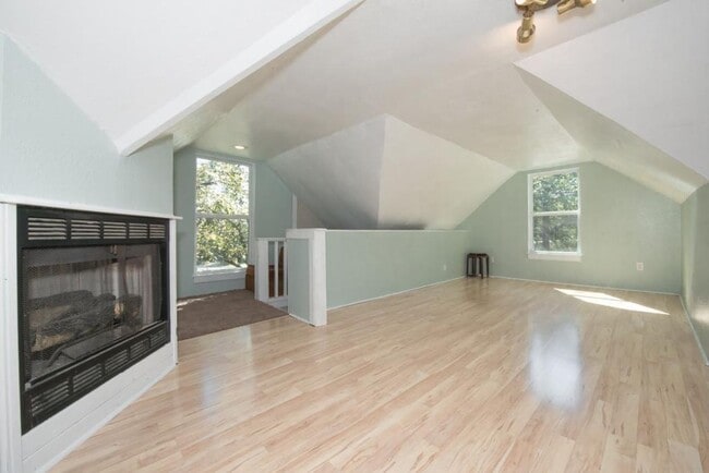 Charming Studio Apartment in Triplex Near UT - Charming Studio Apartment in Triplex Near UT