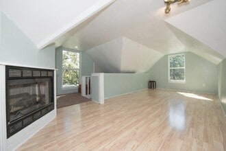 Building Photo - 514 E 38th St