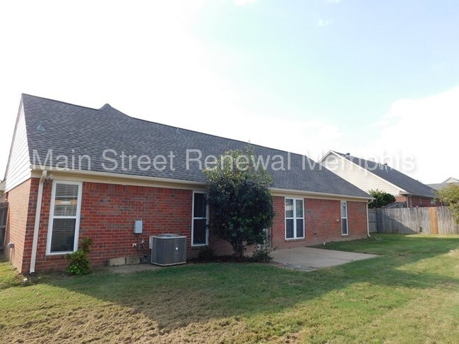 6198 Braybourne Main, Olive Branch, MS 38654 House for