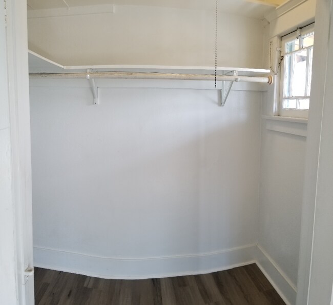 Foto del edificio - 1234 N Loma Vista Dr