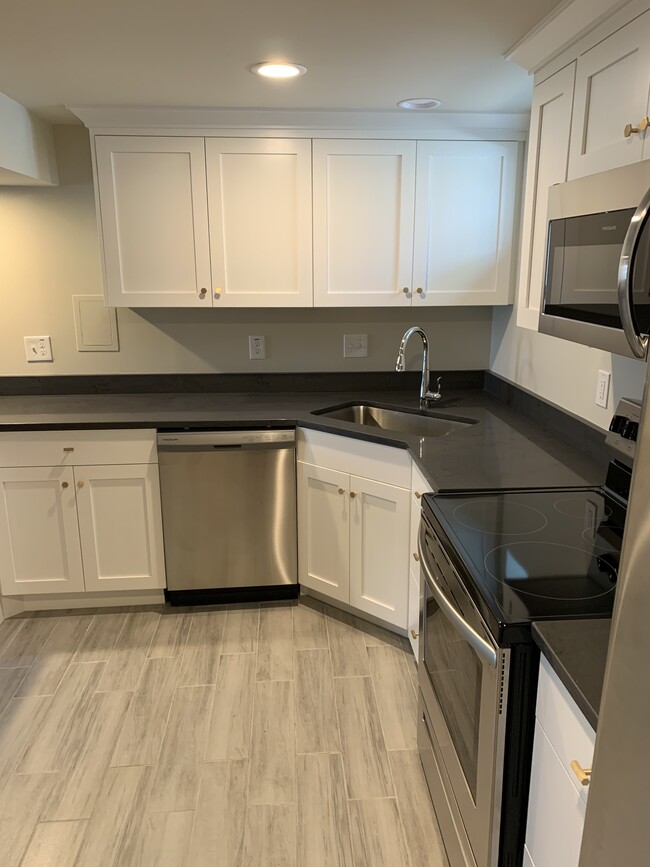Foto del edificio - 1555 E Lanebrook Ln