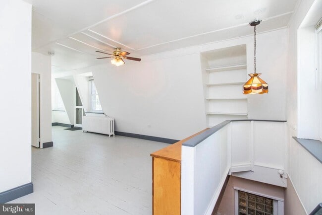 Building Photo - 18 E Gorgas Ln