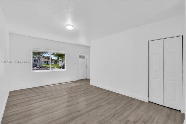 Foto del edificio - 8329 NW 5th Ave