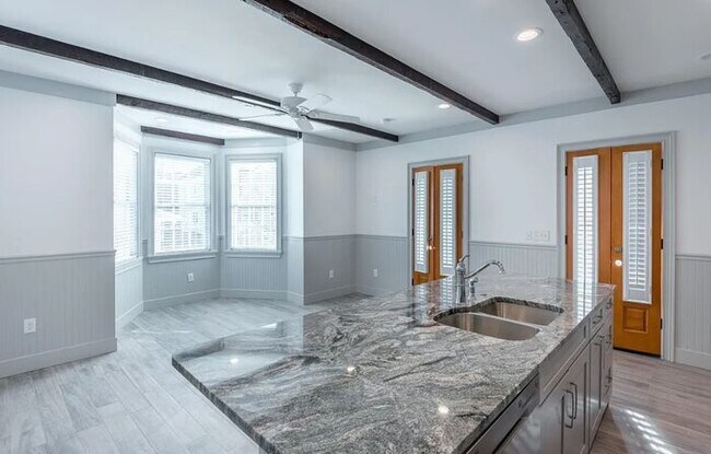 Foto del edificio - 321 Ashley Ave