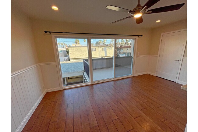 Living room & balcony entrance - 204 14th St