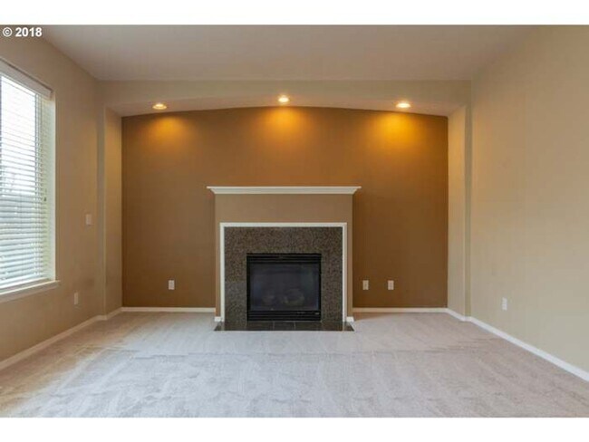 Foto del edificio - Lovely Corner Lot 4 BD* 2.5 BA* Single Fam...