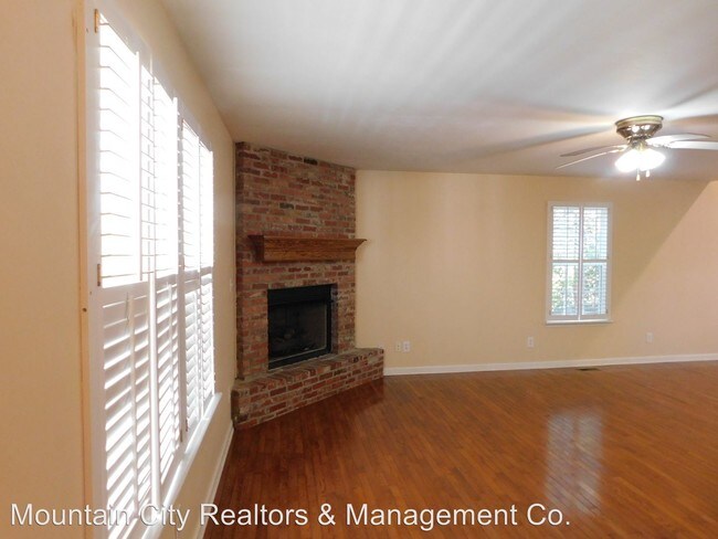 Building Photo - 503 Signal Mountain Blvd