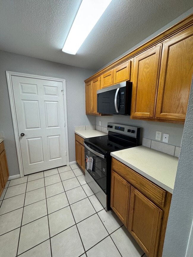 Building Photo - 10237 Hyacinth Ln
