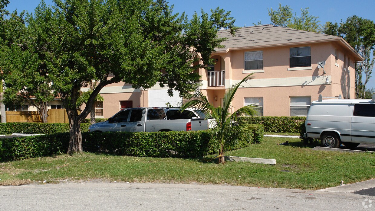 Foto del edificio - 11461 NW 44th St