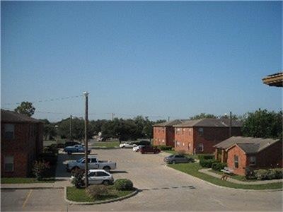 Building Photo - 1400 E King David Dr
