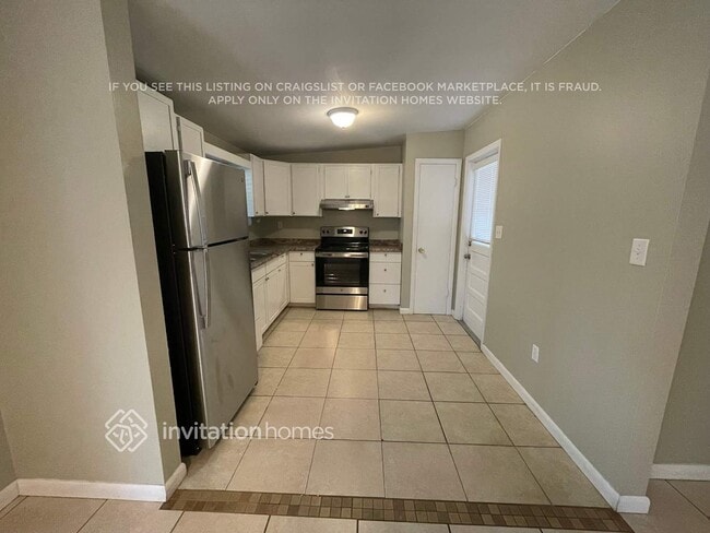 Building Photo - 2928 Pinedale Ave