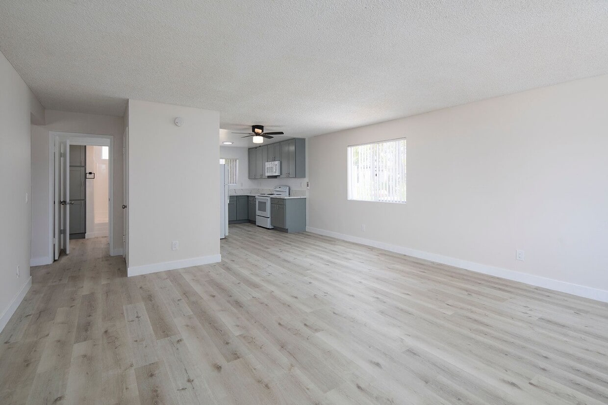 Primary Photo - Gorgeous 1 Bedroom with AC and Parking in ...