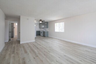 Building Photo - 12502 Oak Knoll Rd