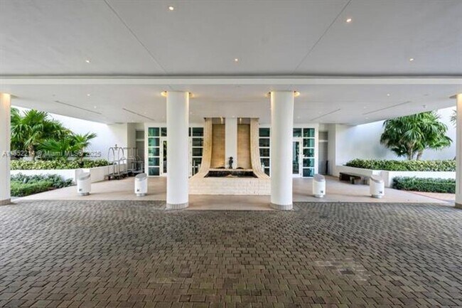 Foto del edificio - 900 Brickell Key Blvd