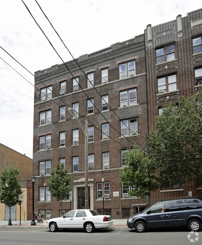 Foto del edificio - 805 New York Ave