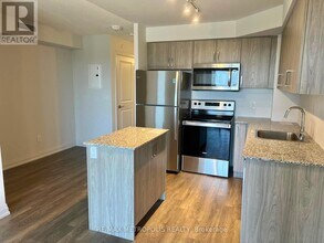 Building Photo - 20 Meadowglen Pl