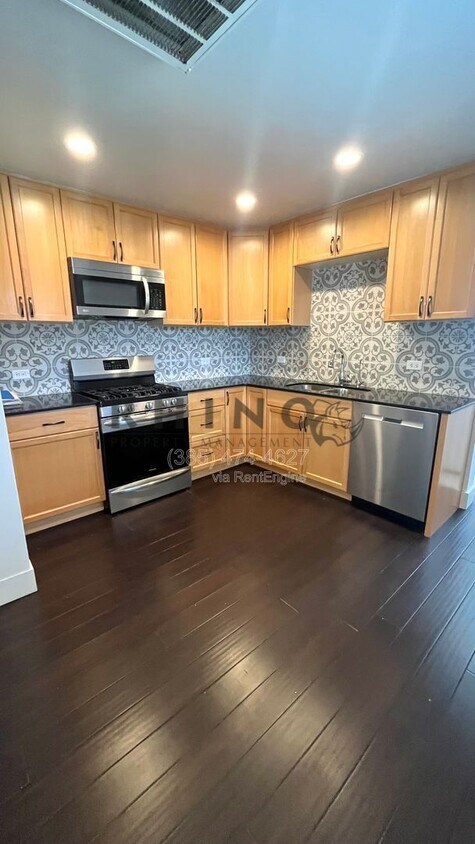 Photo - 273 Wilson Avenue South