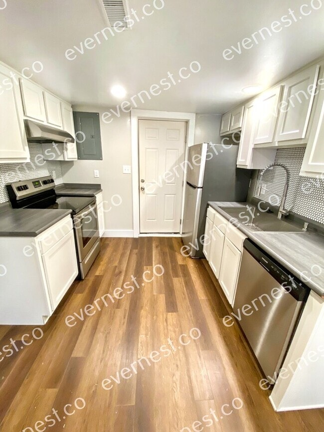 Foto del edificio - 1494 Manchester Ave