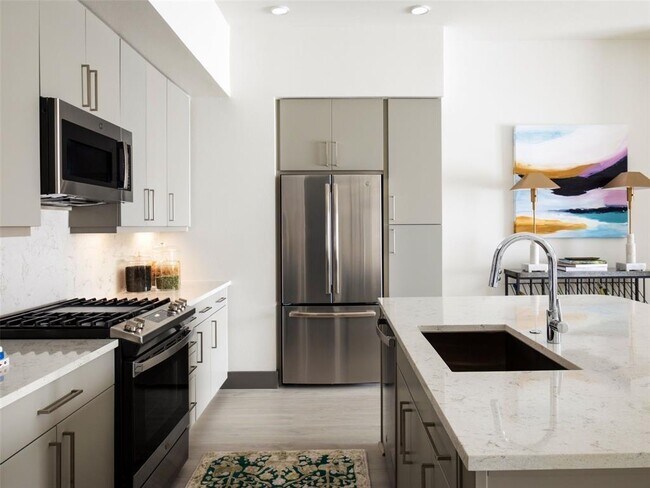 Foto del edificio - 4641 Montrose Blvd