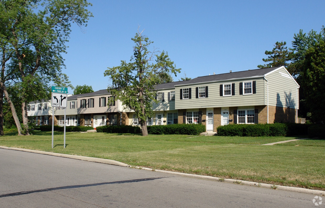 237 W Indiana Ave, Perrysburg, OH 43551 Apartments in Perrysburg, OH