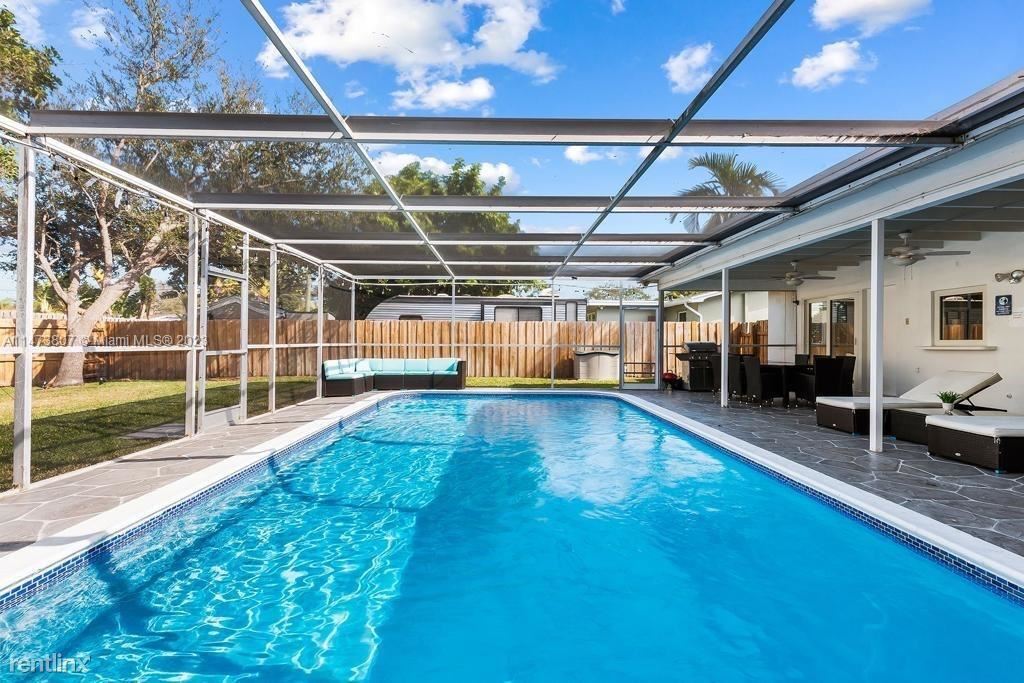 Primary Photo - 3 br, 2 bath House - 3719 W Park Rd # Na