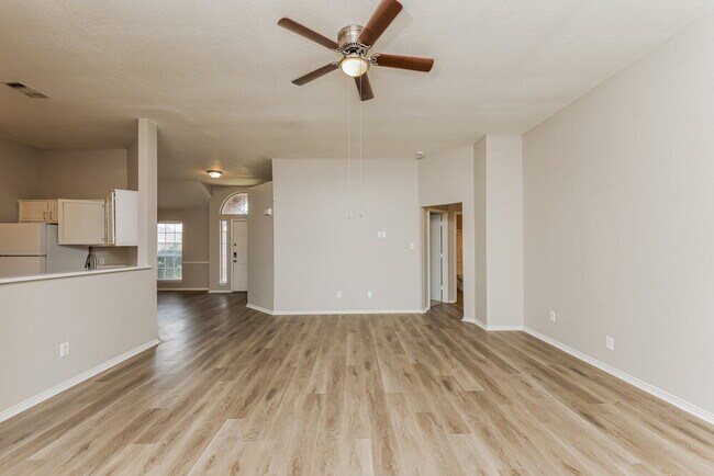 Foto del edificio - 2705 Pioneer Ln