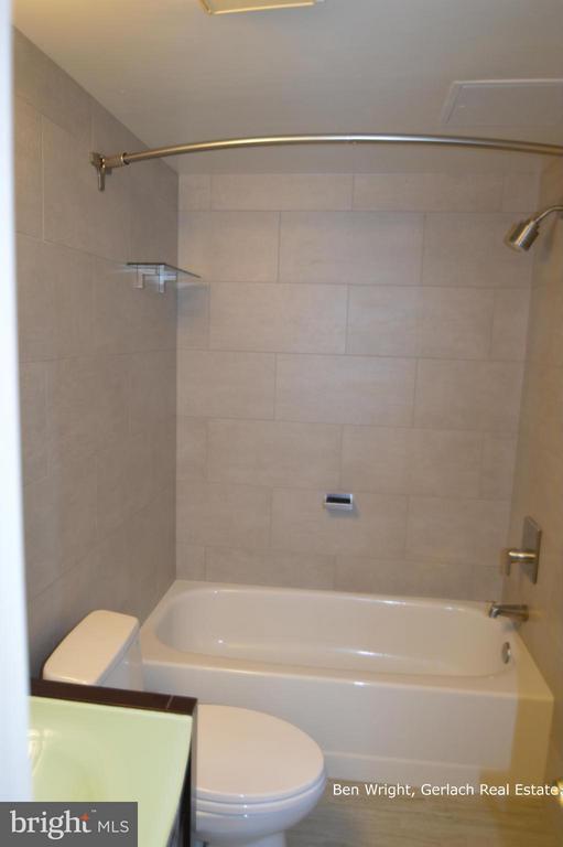 Building Photo - 4808 Moorland Ln