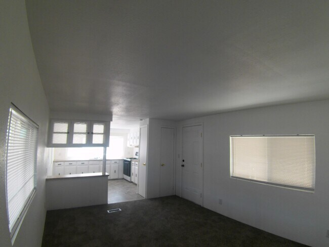 Building Photo - 981 Stahlman Dr