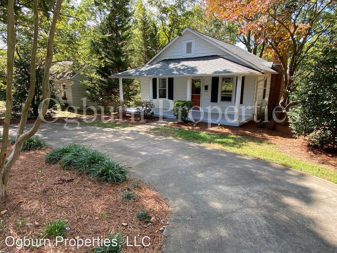 2 br, 1 bath House 220 S. GORDON DRIVE House Rental in Winston