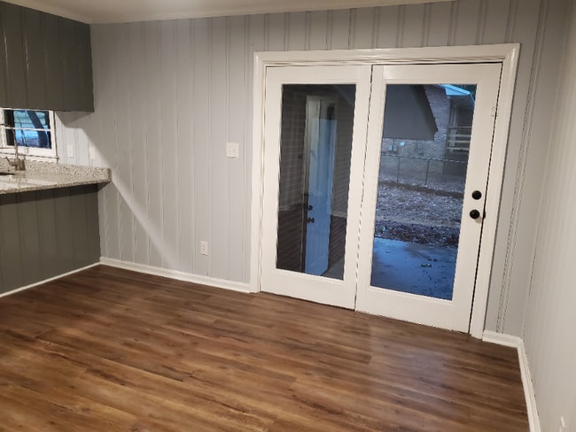 Foto del edificio - 7639 Fletcher Ave