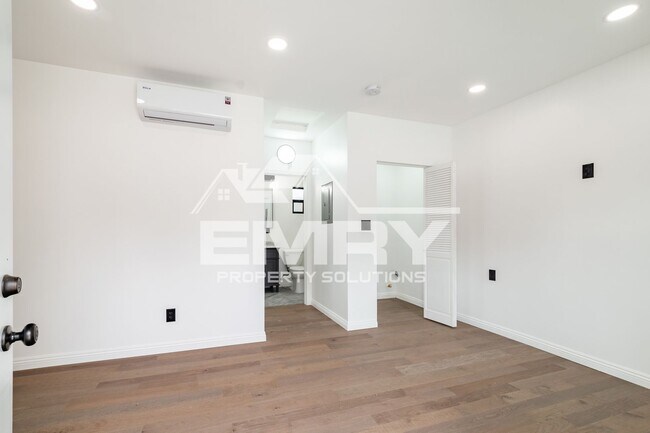 Foto del edificio - 9135 Arrington Ave