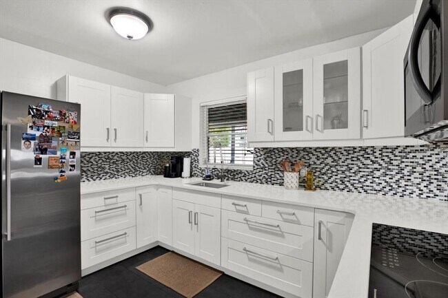 Foto del edificio - 6504 Lenore Dr