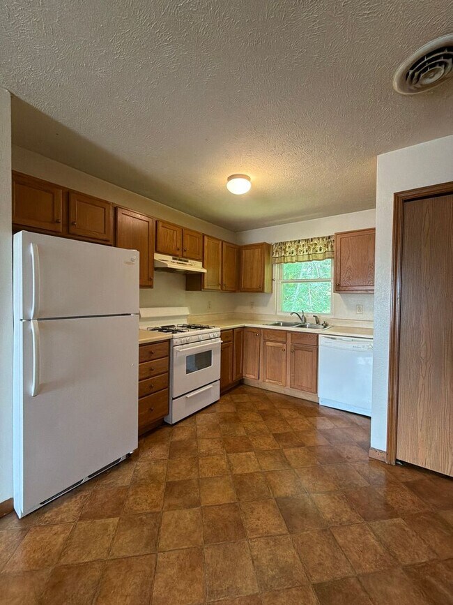 Building Photo - 269 Woodridge Ct