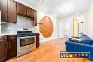 Primary Photo - 123 Lewis Ave
